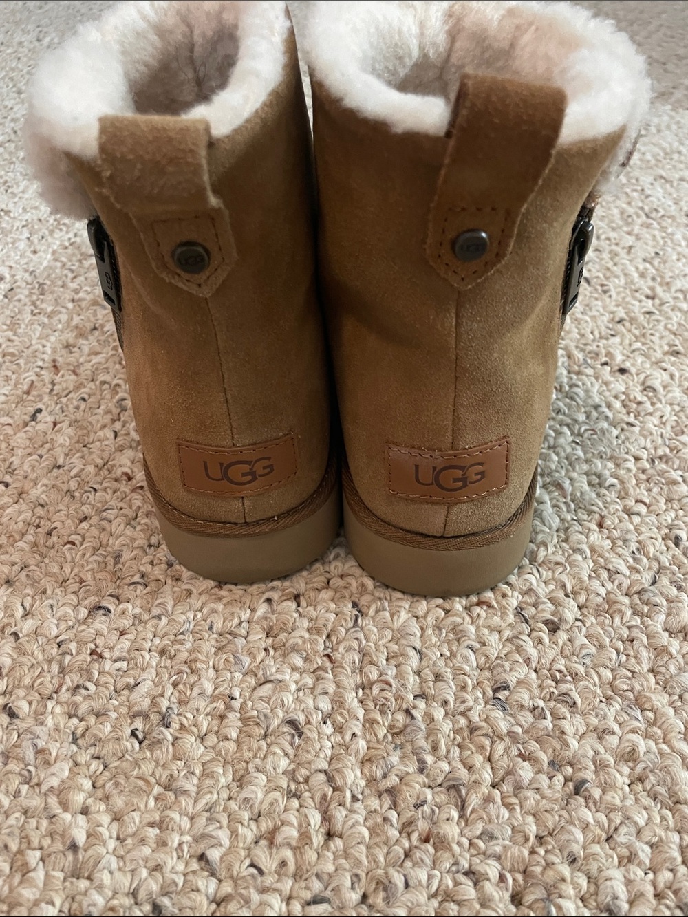 UGG Short Shearling Boots - Chestnut Tan